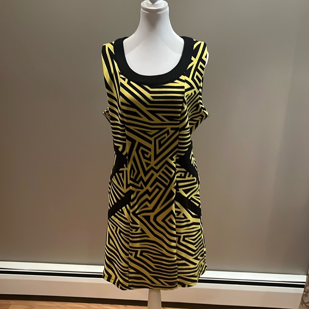 Kardashian Kollection Yellow and Black Dress